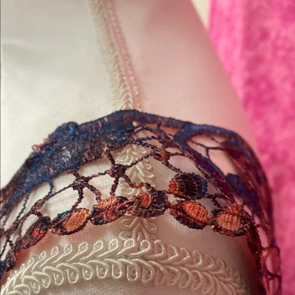 Asymmetrical Red, Blue and Black Sleeveless Tank Top - Picture 3 of 7